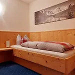 Haus Gstrein Апартаменты Эц